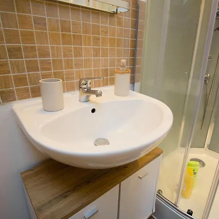 Le Boheme, Maisonnette En Duplex Avec Cour Privee, Intendance Luxury Host Cherbourg-en-Cotentin
