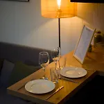 Le Boheme, Maisonnette En Duplex Avec Cour Privee, Intendance Luxury Host Apartmán