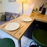 Apartmán Le Boheme, Maisonnette En Duplex Avec Cour Privee, Intendance Luxury Host *