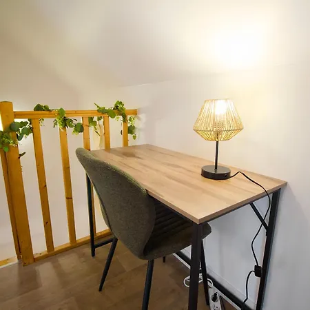 Le Boheme, Maisonnette En Duplex Avec Cour Privee, Intendance Luxury Host Apartmán